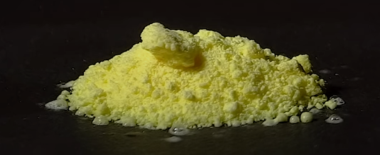 File:Potassium superoxide powder.png