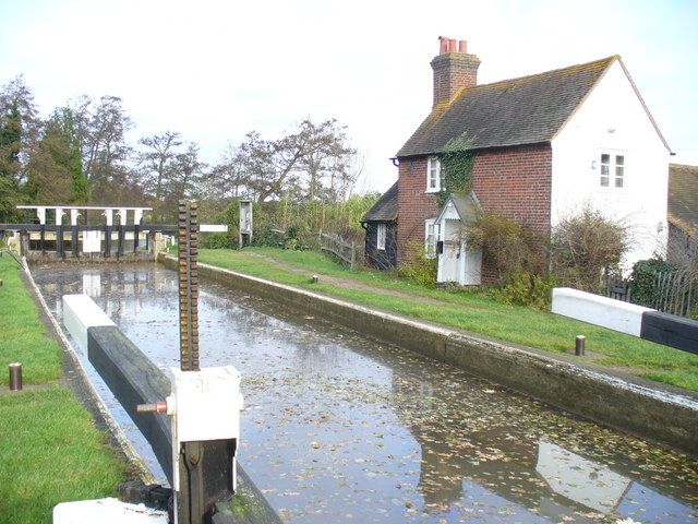 File:Trigg's Lock - geograph.org.uk - 1045029.jpg