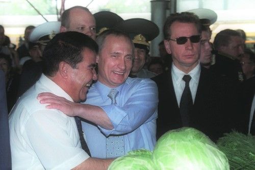 File:Vladimir Putin with Saparmurat Niyazov-3.jpg