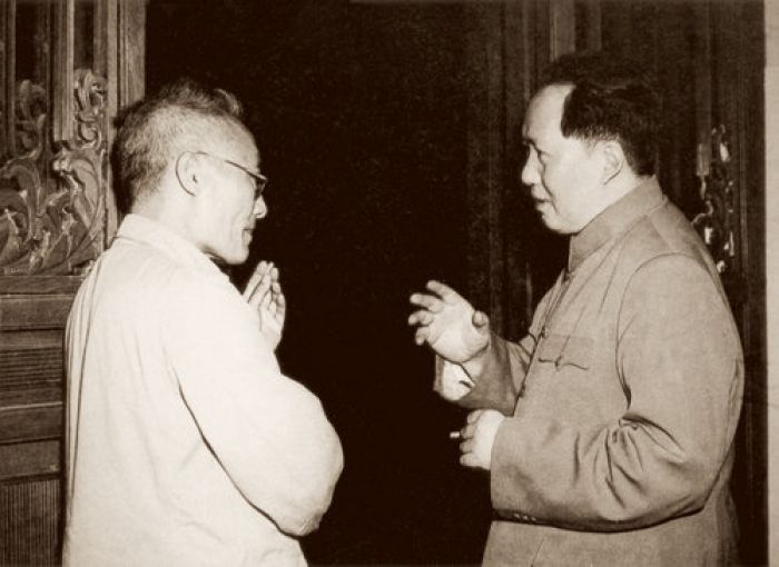 File:毛泽东和吴耀宗交谈.jpg