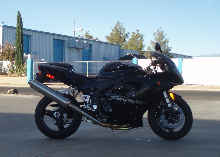 File:2005 Triumph Daytona 955i.png