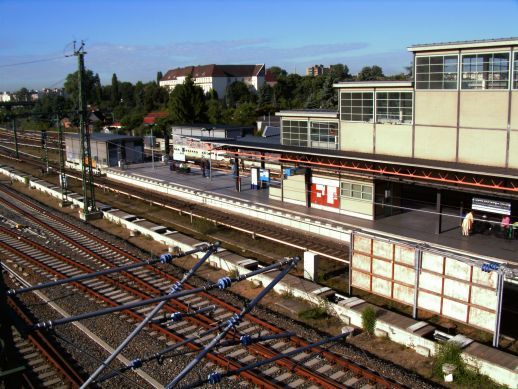 File:BahnhofBornholmerStrasse.jpg