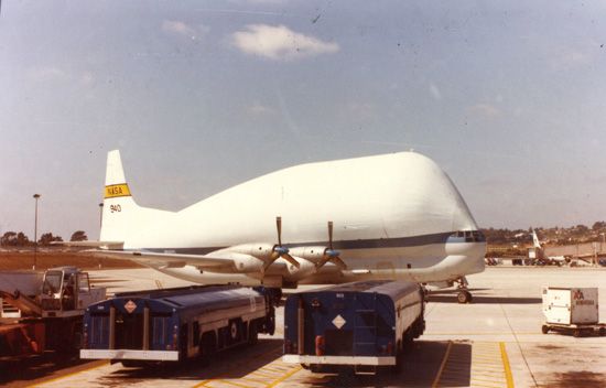 File:Boeing 377-SG Super Guppy.jpg