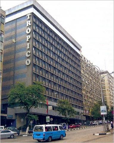 File:Famous Hotel Tròpico in Luanda.jpg