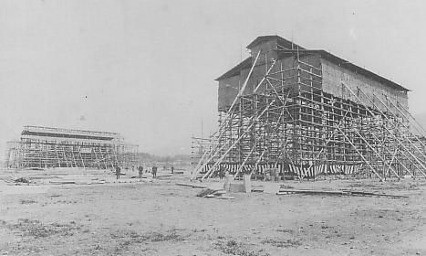 File:Heian Jingu under construction.JPG