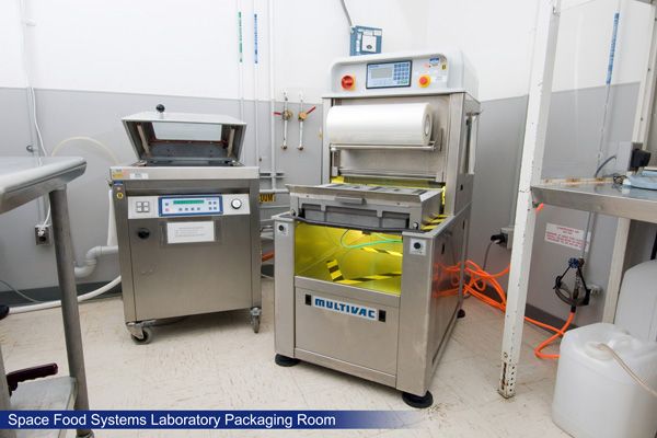 File:Jsc2008e038873 SFSL Lab Pack Room.jpg