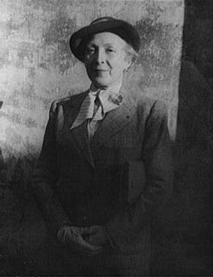 File:Marie Laurencin 1949.jpg