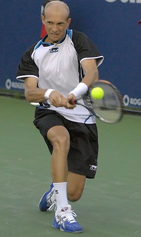 File:Nikolay Davydenko at the 2008 Rogers Cup.jpg