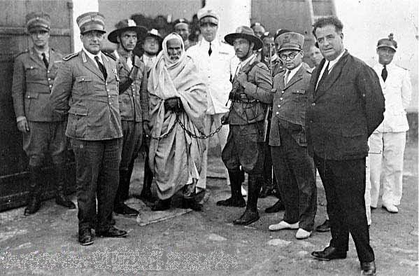 File:Omar Mokhtar arrested by Italian Officials.jpg