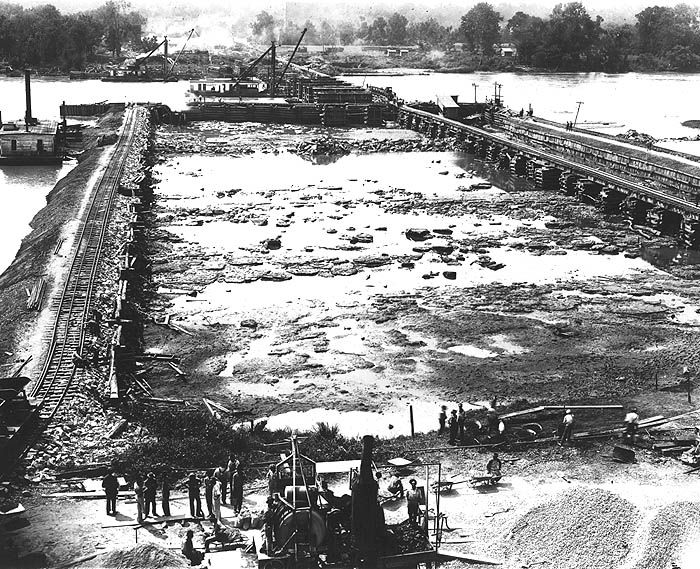 File:Wilson Dam Construction in 1919 2.jpg