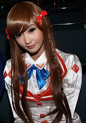 File:Alodia Gosiengfiao 2013-07-04 (2) a.jpg