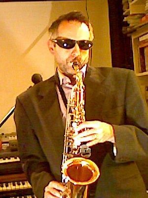 File:Barrylambsaxophone.jpg