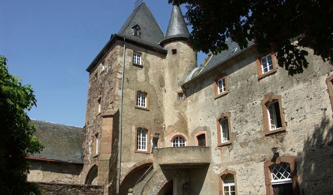 File:Burg Lissingen Oberburg1.jpg