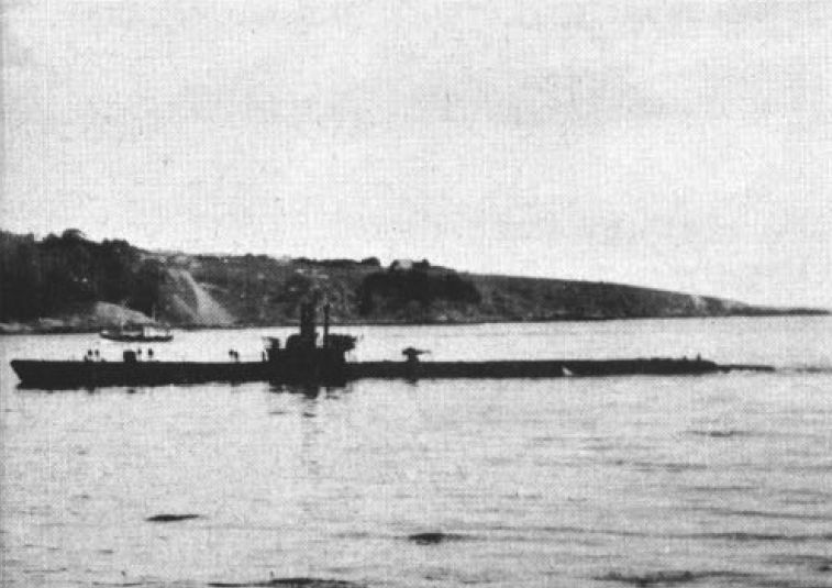 File:Chilean submarine Thomson (SS-22) in 1962.jpg