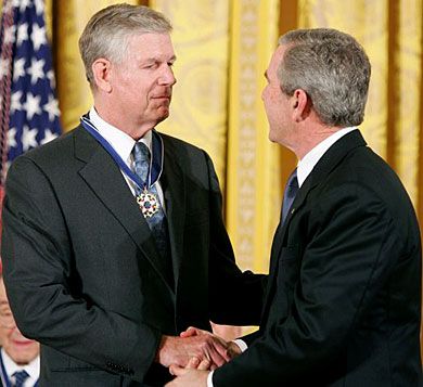 File:MyersRichard PresidentialMedalofFreedom.jpg