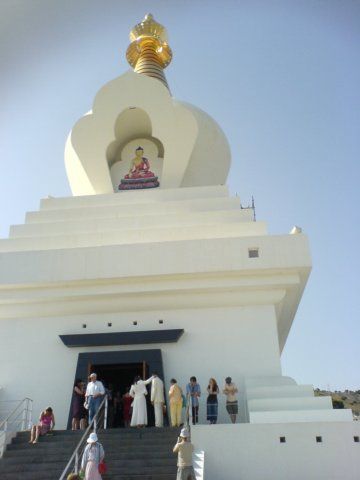 File:Stupa de Benalmadena.jpg