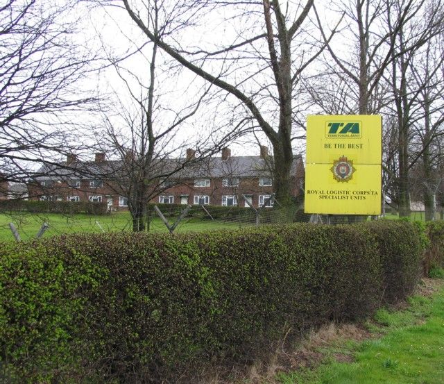 File:Army Housing - geograph.org.uk - 155382.jpg