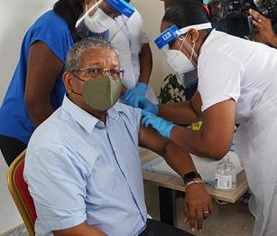 File:President of Seychelles - COVID-19 vaccination cropped.jpg