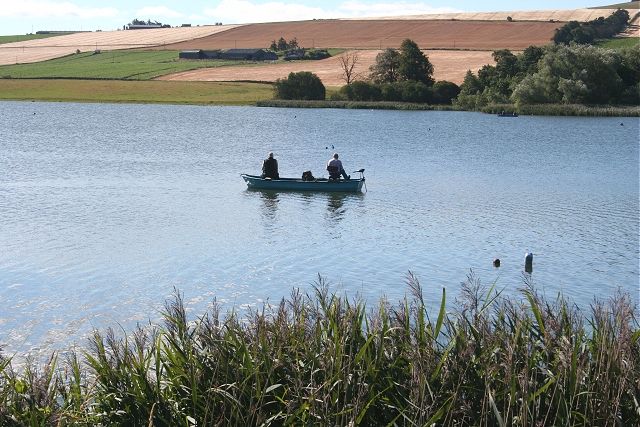 File:Rescobie Loch - geograph.org.uk - 215659.jpg