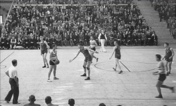 File:Eurobasket 1939 Lithuania-Hungary.jpg