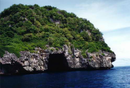 File:Isla de Gato Cave.jpg