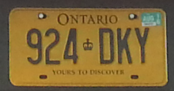 File:1994 Ontario license plate 924♔DKY dealer.png