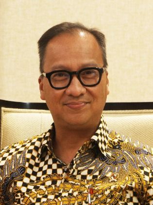 File:Agus G. Kartasasmita, Menteri Sosial (crop).jpg