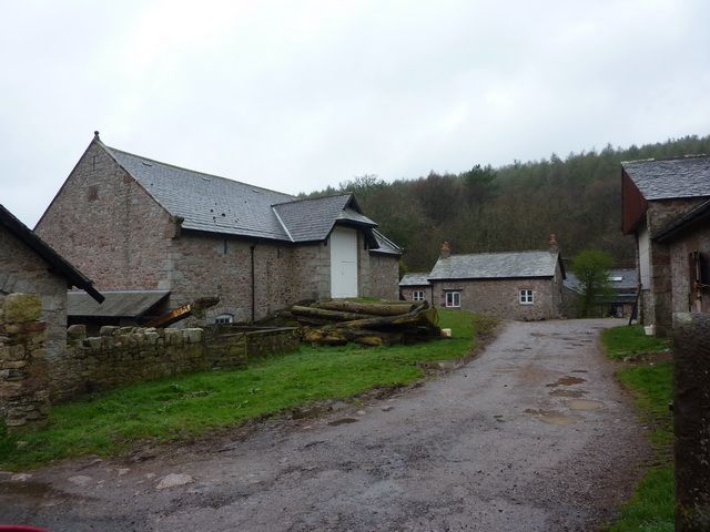 File:Barn and shippon, Long Rigg Farm.jpg