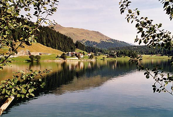 File:Davos lake.jpg