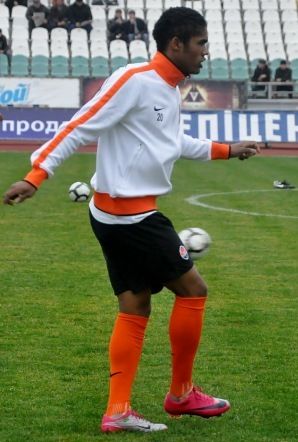 File:Douglas Costa de Souza.jpg