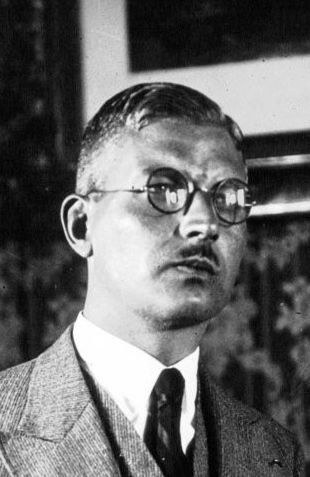 File:Kurt Schuschnigg 1934 (cropped).jpg