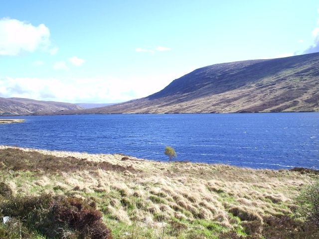 File:Loch Merkland - geograph.org.uk - 172599.jpg