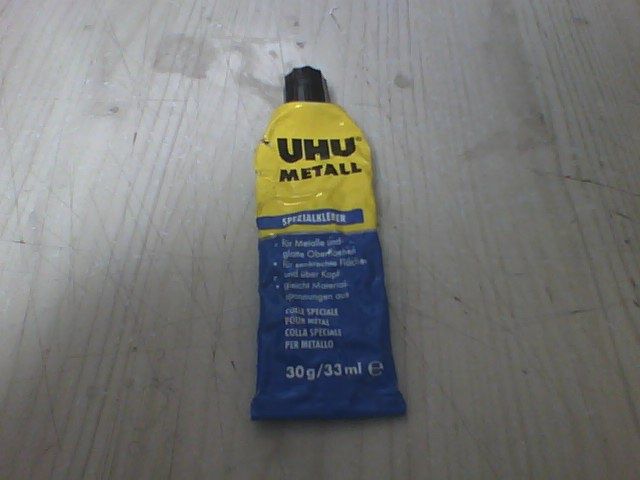 File:UHU Adhesive.jpg