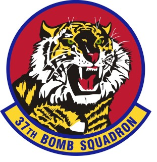 File:37th Bomb Squadron emblem (1956).png