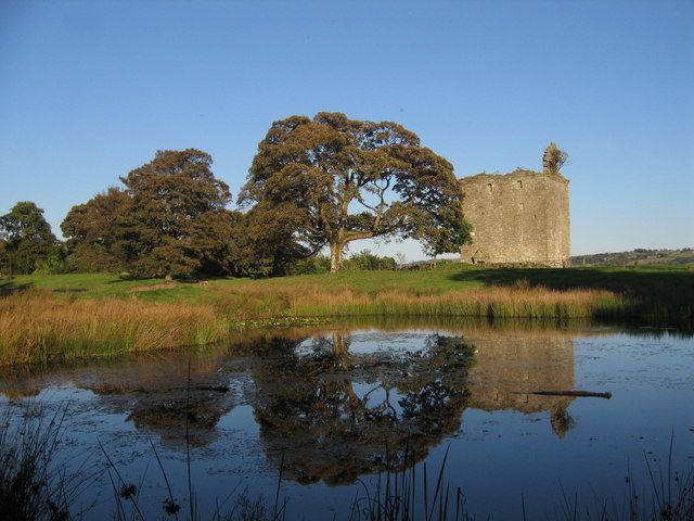 File:Barr Castle - geograph.org.uk - 571413.jpg