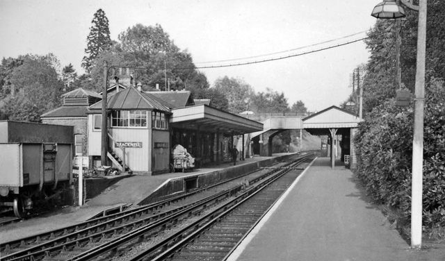 File:Bracknell train station 1871979 09dcd561.jpg