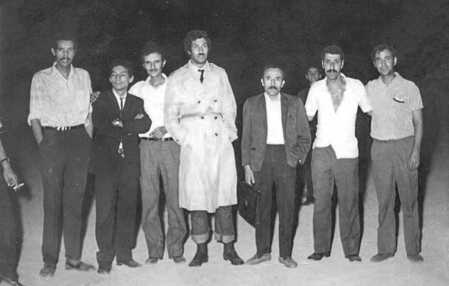 File:Hadj Abderrahmane et Yahia Benmabrouk en 1974..jpg