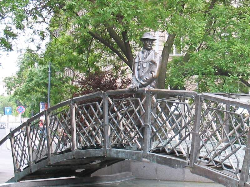 File:Imre Nagy, Budapest statue.jpg