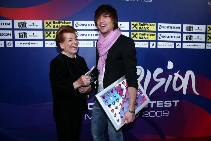 File:Lys Assia and Dima Bilan 2009.jpg