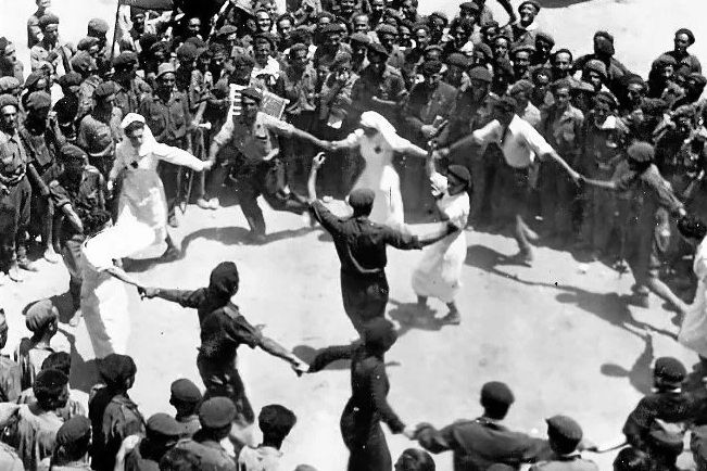 File:Margaritas & Requetes dancing, Pamplona, 1936.jpg