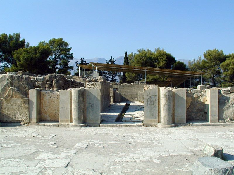 File:Phaestos entrée palais.jpg