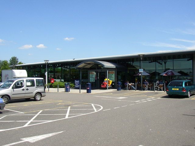 File:Rothersthorpe motorway services.jpg