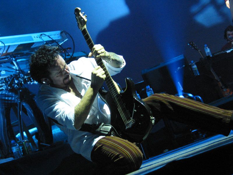 File:Steve Lukather solo.jpg