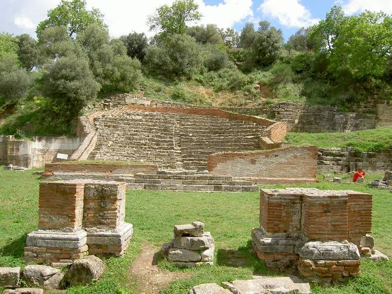 File:Apollonia odeon.jpg