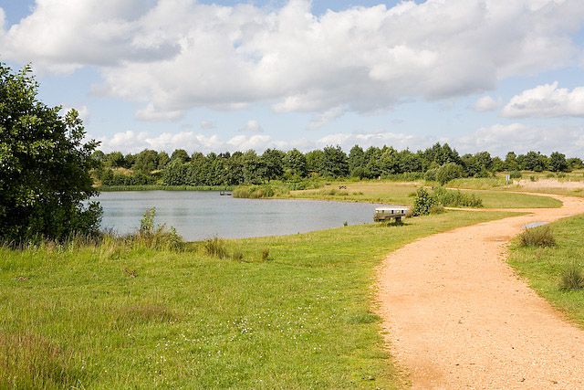 File:Beach Lake, Lakeside Country Park, Eastleigh.jpg