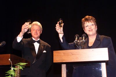 File:Bill Clinton Jenny Shipley toast.jpg