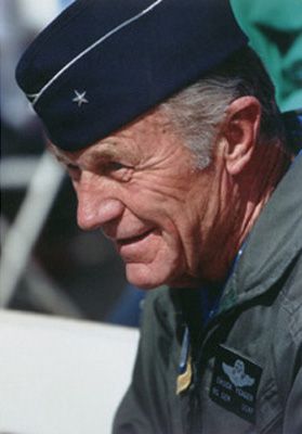 File:ChuckYeager.jpeg