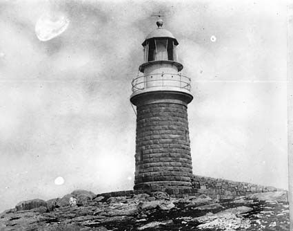 File:Cliffy Island Lighthouse.jpg