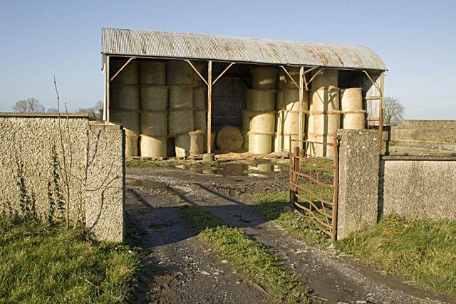 File:Hay shed - geograph.org.uk - 669503.jpg