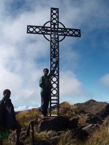 File:Mount Albert Edward PNG Cross.jpg